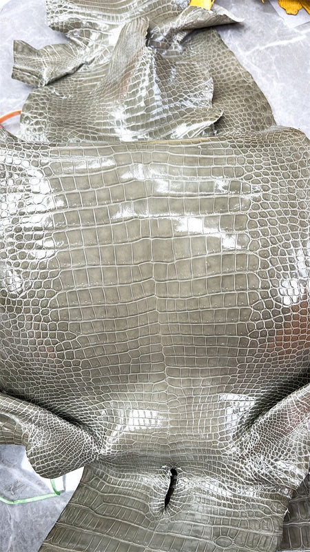  understated carryall bag detail view showing craftsmanship 14