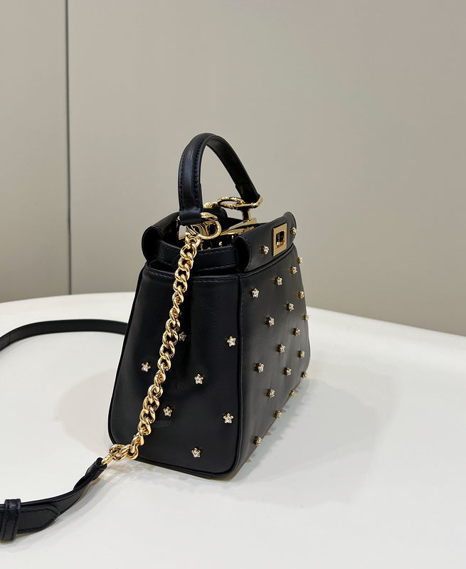 Ziva's Charm handbag – close-up view (19cm*10cm*16cm)