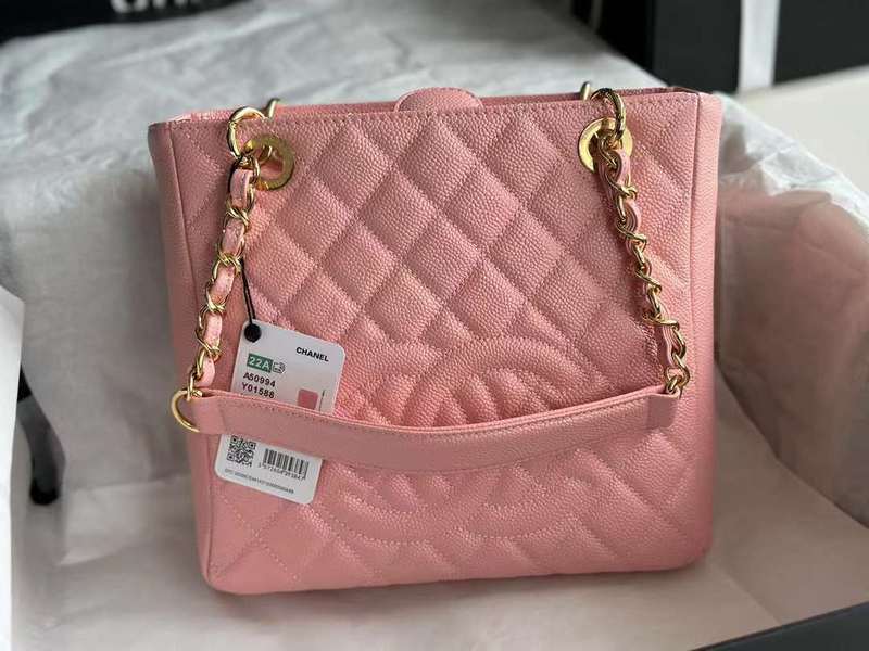 Zivas Charm Sleek Silhouette Luxury Handbag (Timeless Wardrobe Addition) – Styled Look