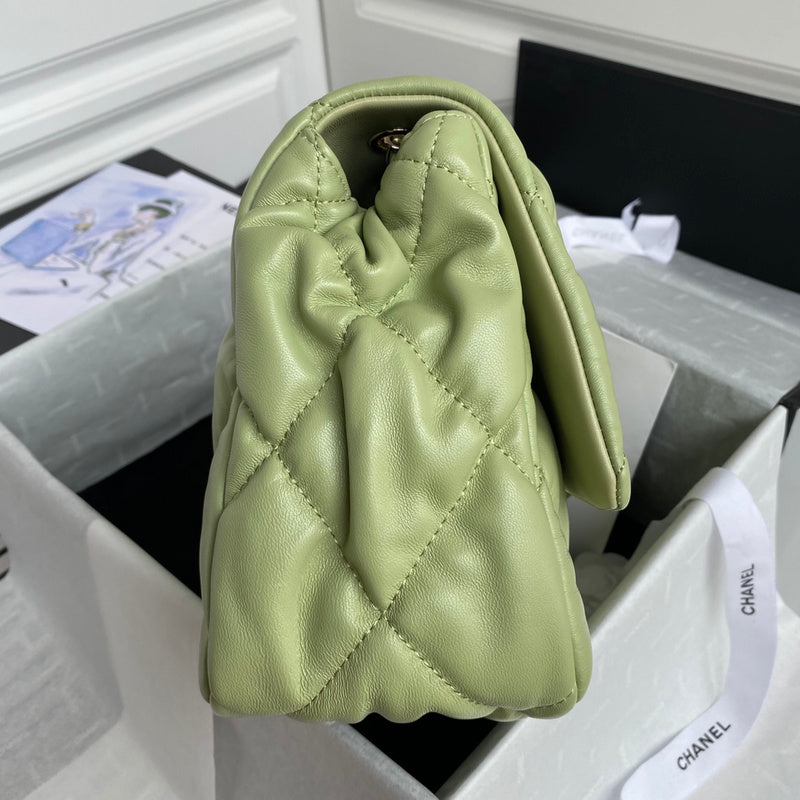  spacious purse view 10