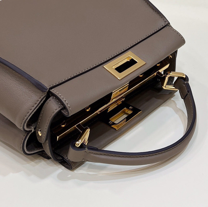 Ziva's Charm handbag – interior view (23cm*7cm*19cm)