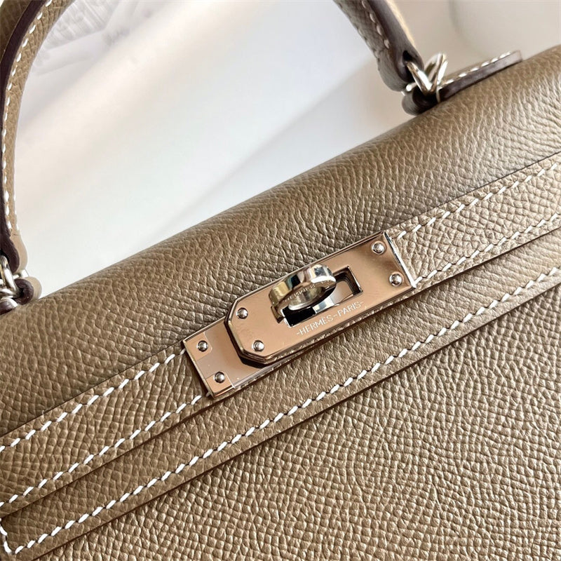 Elegant handbag styled for everyday wear