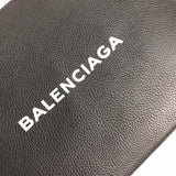 Handle and strap detail of modern elevated women's handbag – women's premium purse
