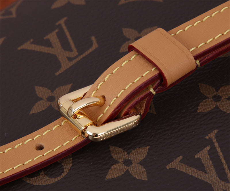  curated tote bag detail view showing craftsmanship 8