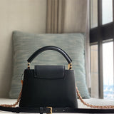  structured bag interior and compartment view 57