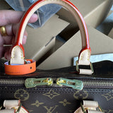  satchel close-up of hardware and finish