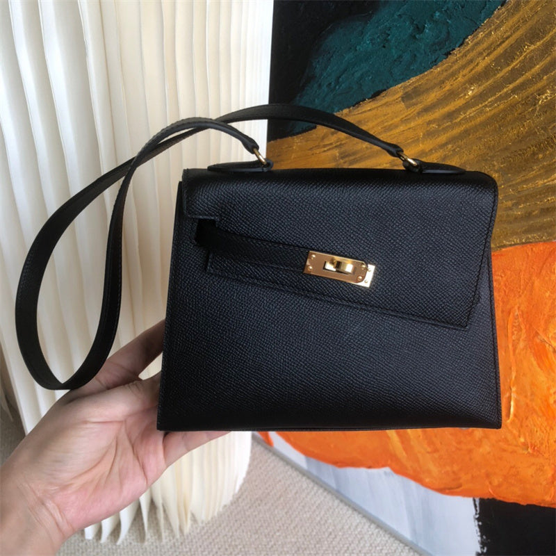  Refined handbag carried on shoulder 10