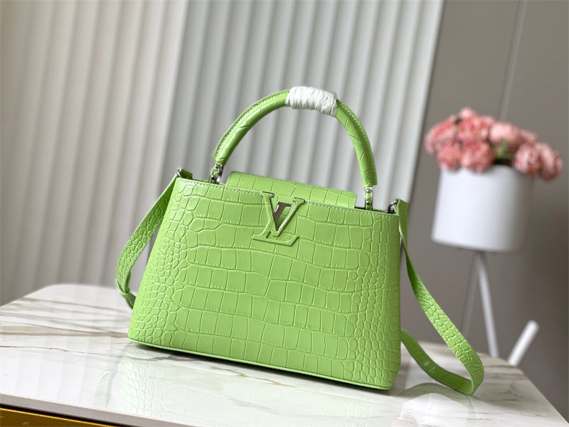  Tailored everyday bag carried on shoulder