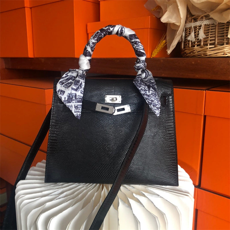  crossbody bag interior and compartment view 9