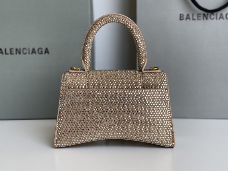 Zivas Charm Effortless Sophistication Statement Handbag (Everyday Luxury Essential) – Lifestyle Shot