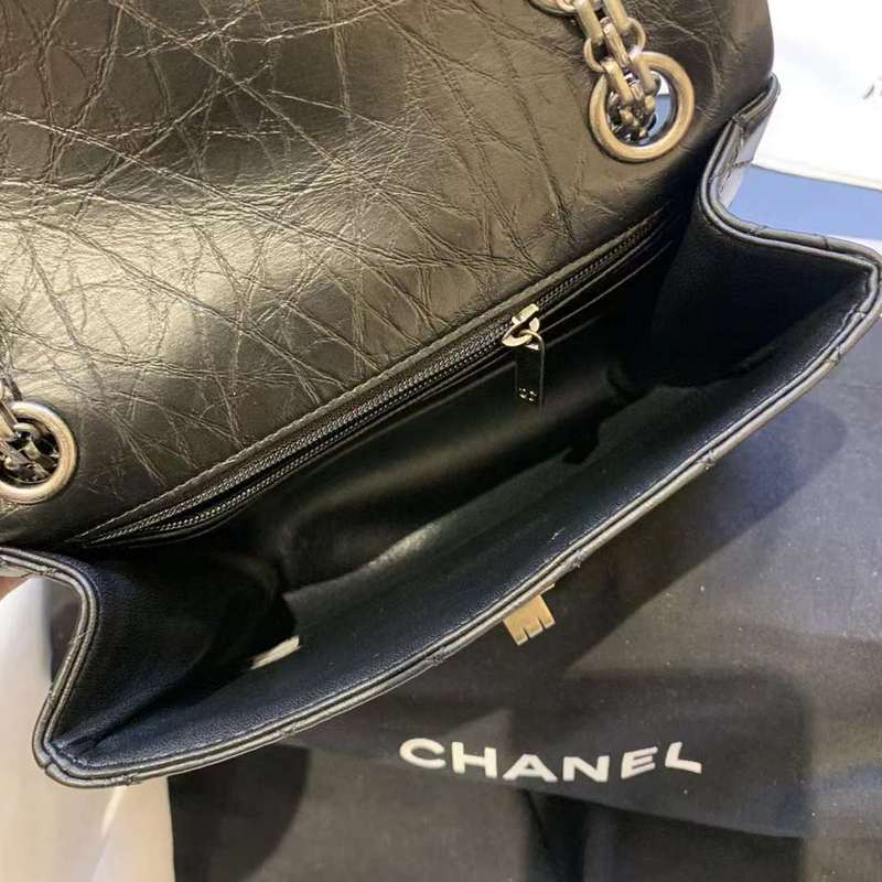 Zivas Charm Understated Luxury Luxury Handbag (Everyday Luxury Essential) – Angled View