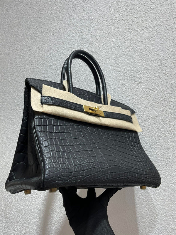  everyday bag interior and compartment view 9
