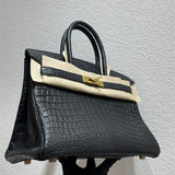  everyday bag interior and compartment view 9