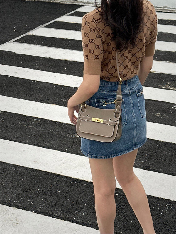  Modern shoulder bag carried on shoulder 28