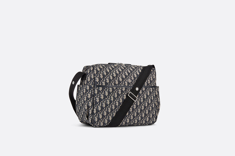 Close-up detail of premium elevated women's handbag – women's premium purse