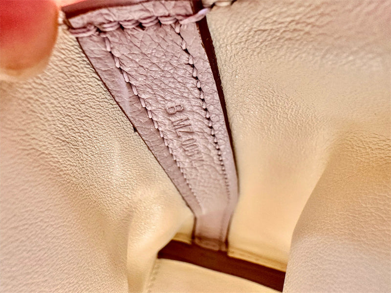  everyday everyday bag detail view showing craftsmanship