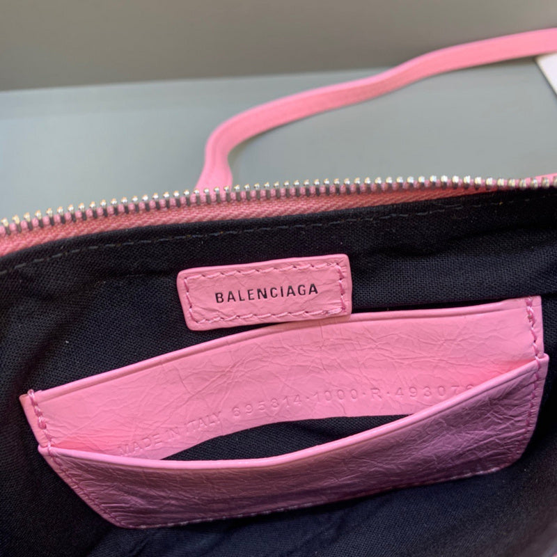 Effortless Vegan Leather Handbag - Premium Craftsmanship Detailing | Women's Everyday Carry Handbag #349 - texture close-up (image 9) of designer-inspired handbag