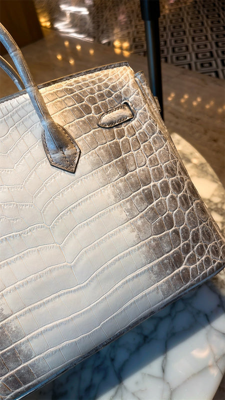  minimalist satchel styled with outfit 18