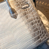  minimalist satchel styled with outfit 18