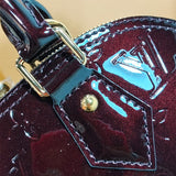  Chic top-handle bag front view 7