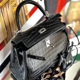  smart structured bag detail view showing craftsmanship 20