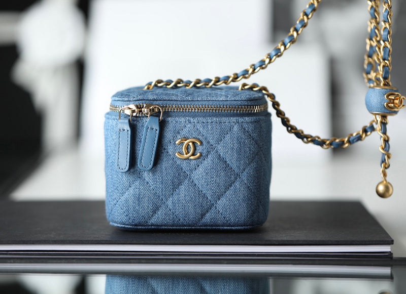  handbag, compact everyday style, image 1