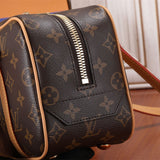  Signature shopper bag front view 7