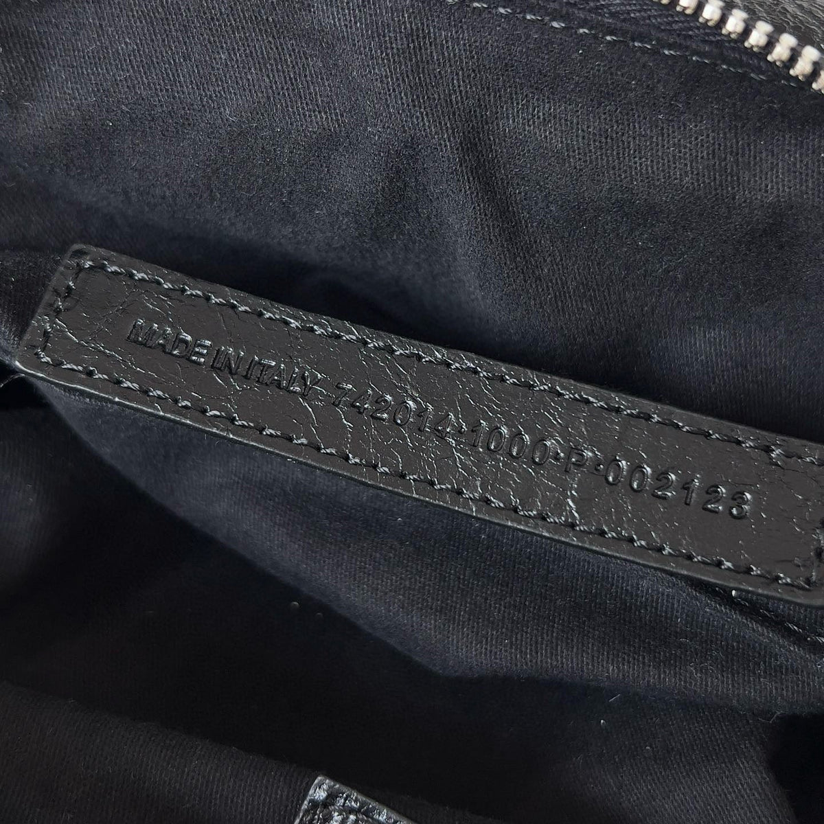Front view of Balenciaga Le Cagole Medium Beltbag premium bag