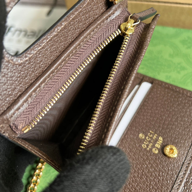Side profile of elevated statement women's handbag – women's luxury accessory