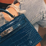  shoulder bag interior and compartment view 9