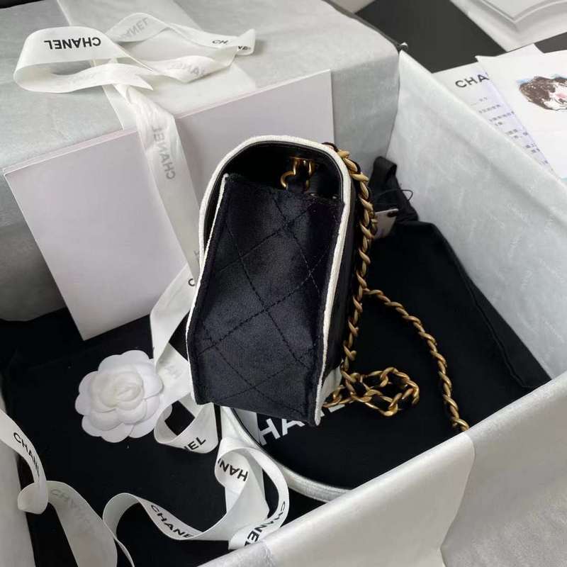 Zivas Charm Elevated Essentials Luxury Handbag (Premium Everyday Carry) – Styled Look