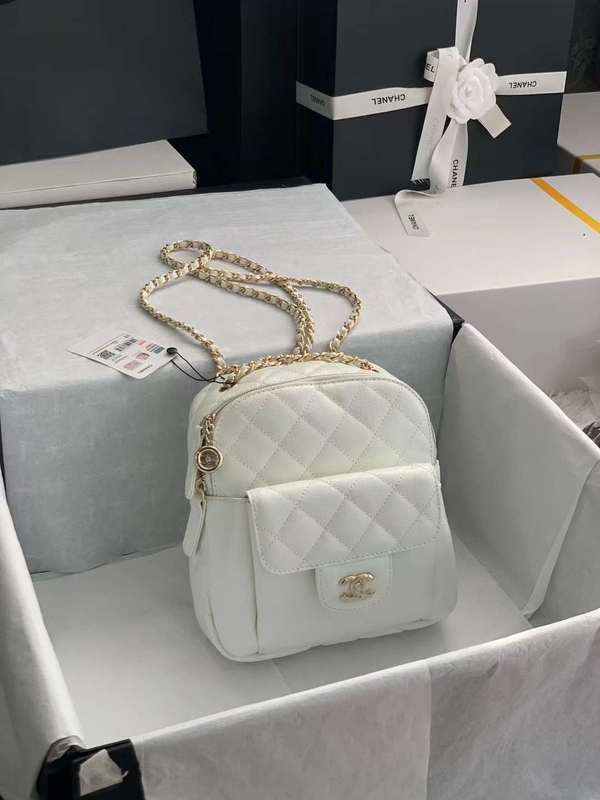 Zivas Charm Classic Sensibility Luxury Handbag (Everyday Luxury Essential) – Detail View