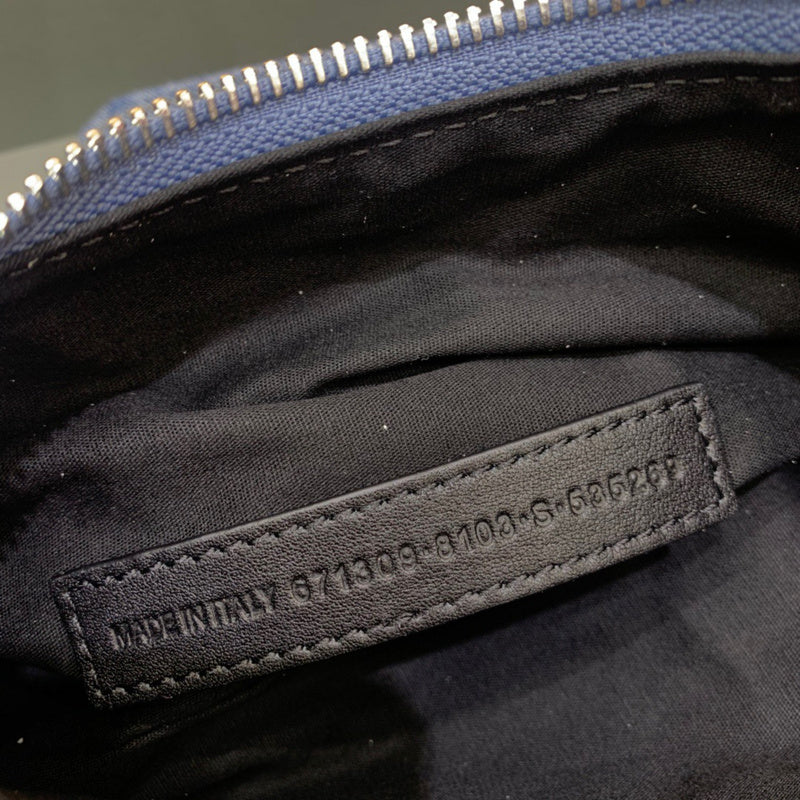Structured Vegan Leather Handbag - Versatile Everyday Design | Women's Designer-Inspired Purse #357 - texture close-up (image 9) of designer-inspired handbag