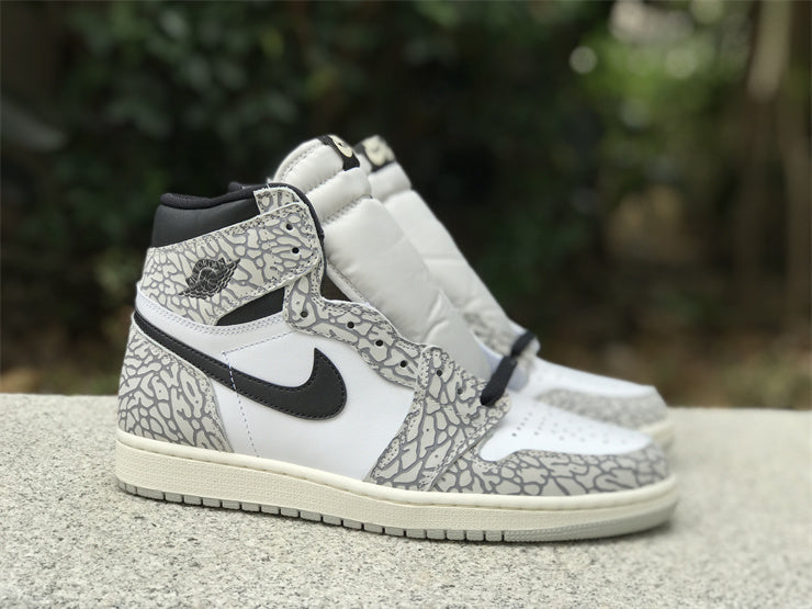 Nike clean off-white luxury sneakers view 17 padded collar comfort