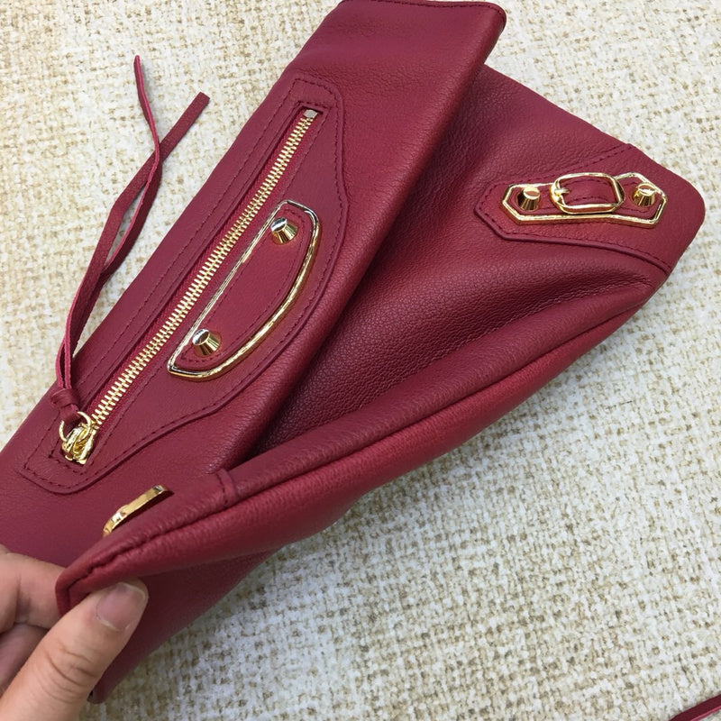 Timeless Faux Leather Handbag - Versatile Everyday Design | Women's Fashion Handbag #954 - hardware and detail close-up (image 5) of designer-inspired handbag