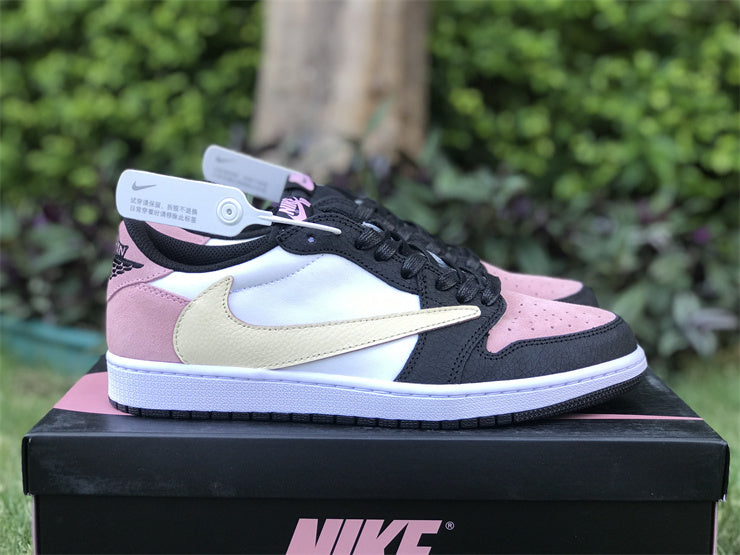Nike Casual sneakers in classic monochrome everyday casual design front view