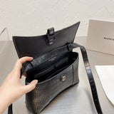 Ziva's Charm handbag – product shot (one versatile size)
