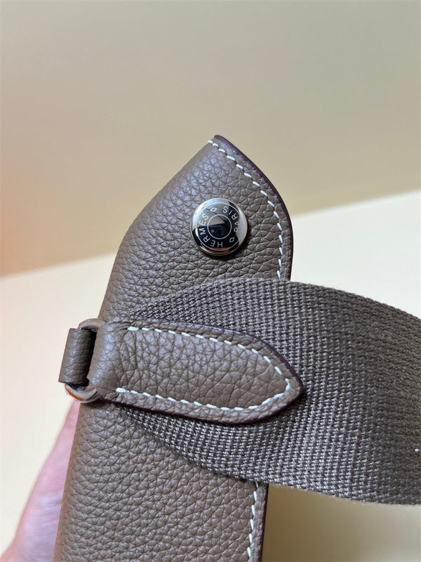  Statement tote bag front view 31