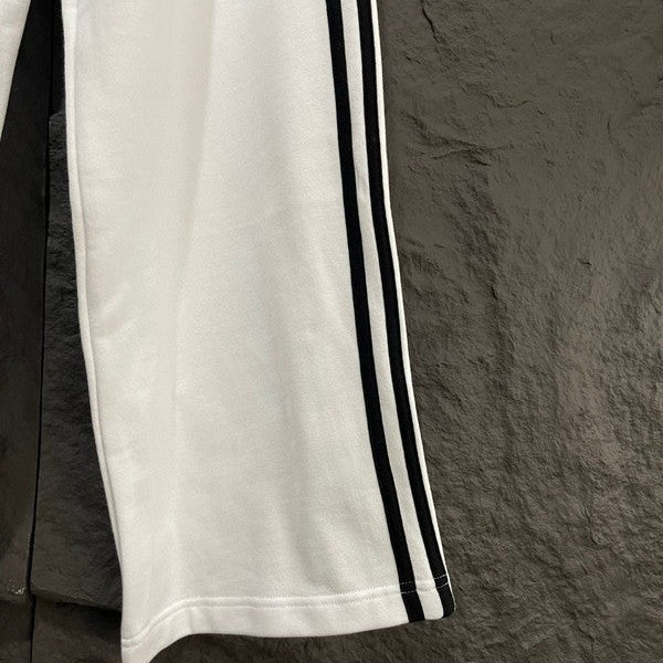 Three-quarter angle view of Balenciaga luxury piece style No.352