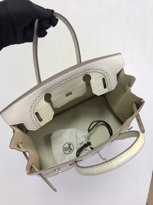 Close-up detail of everyday-ready bag design