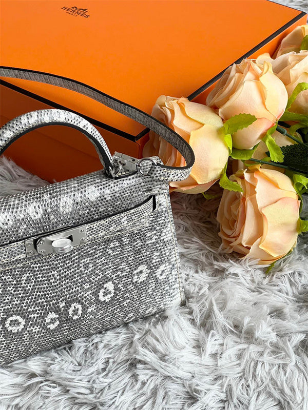  Statement shoulder bag front view 7