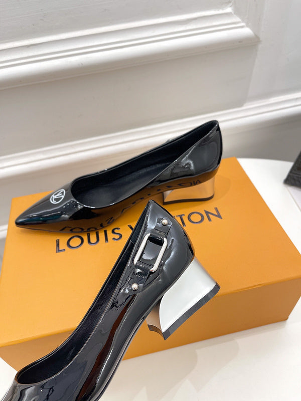 Louis Vuitton Tan Chunky Platform Sneakers - Sole Detail View