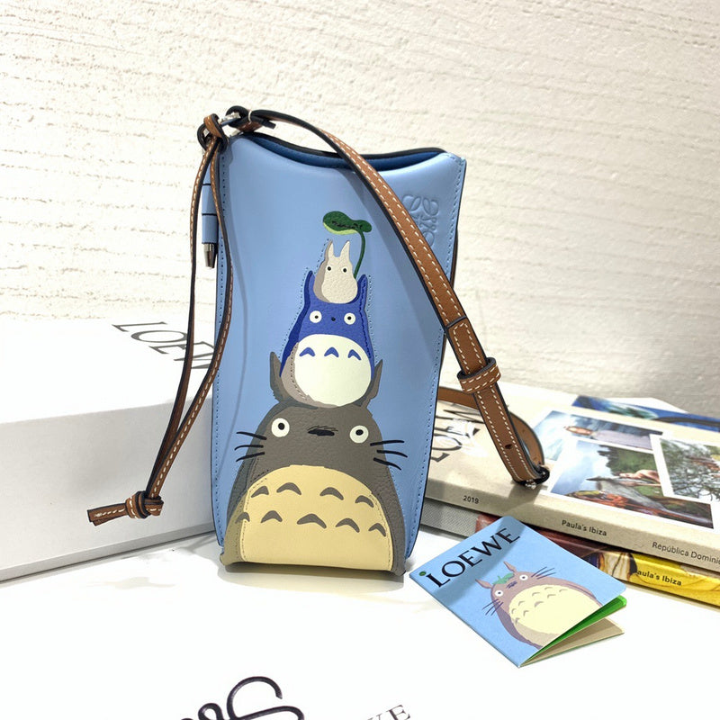 Ziva's Charm handbag – side angle view (8cm*19cm*4cm)