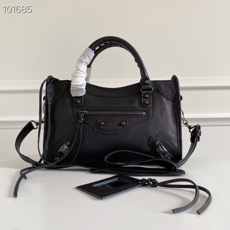 Zivas Charm Streamlined Design Fashion Handbag (Refined Modern Silhouette) – Lifestyle Shot