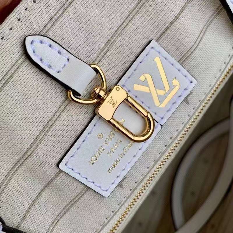 Front view of everyday-luxe classic women's handbag – women's premium purse
