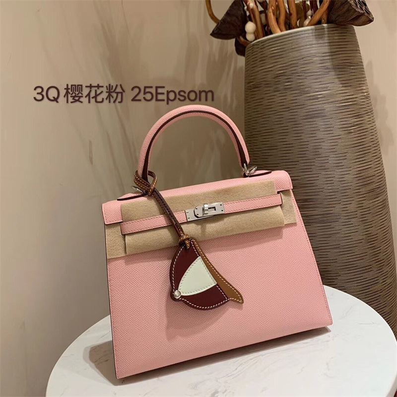  Timeless everyday bag front view 19
