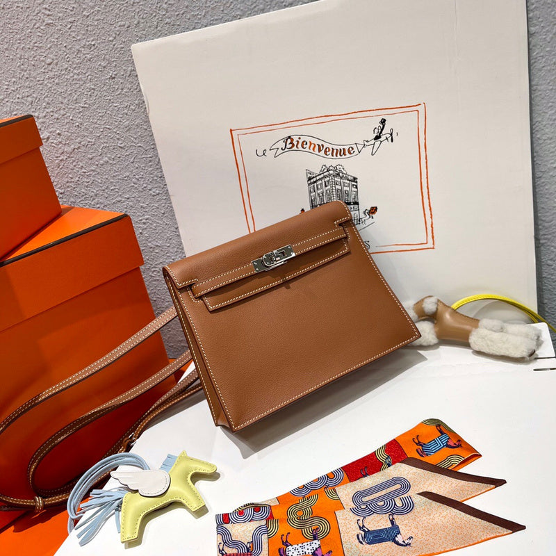 Structured handbag styled for everyday wear