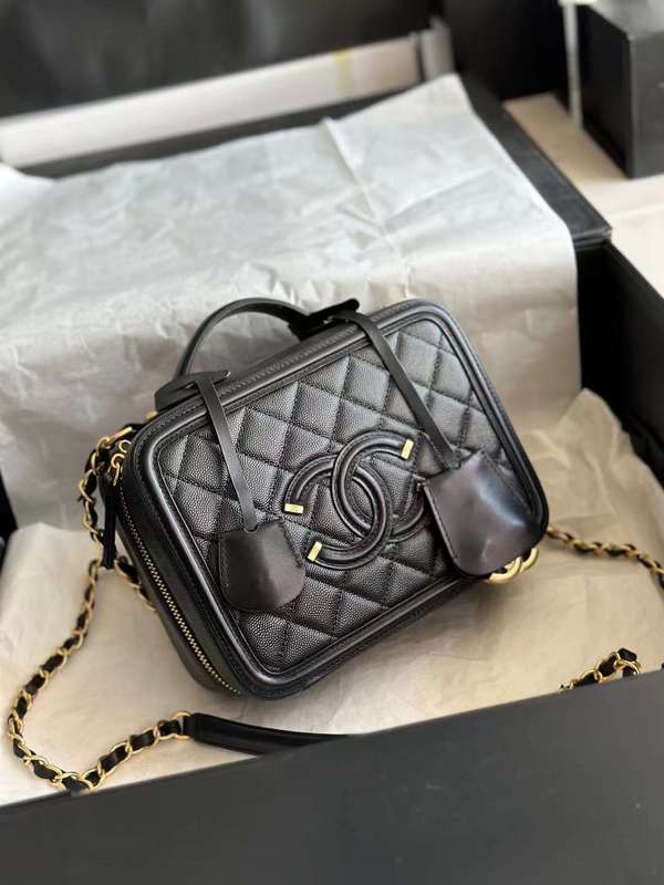 Zivas Charm Modern Minimalist Look Everyday Handbag (Elevated Daily Companion) – Angled View