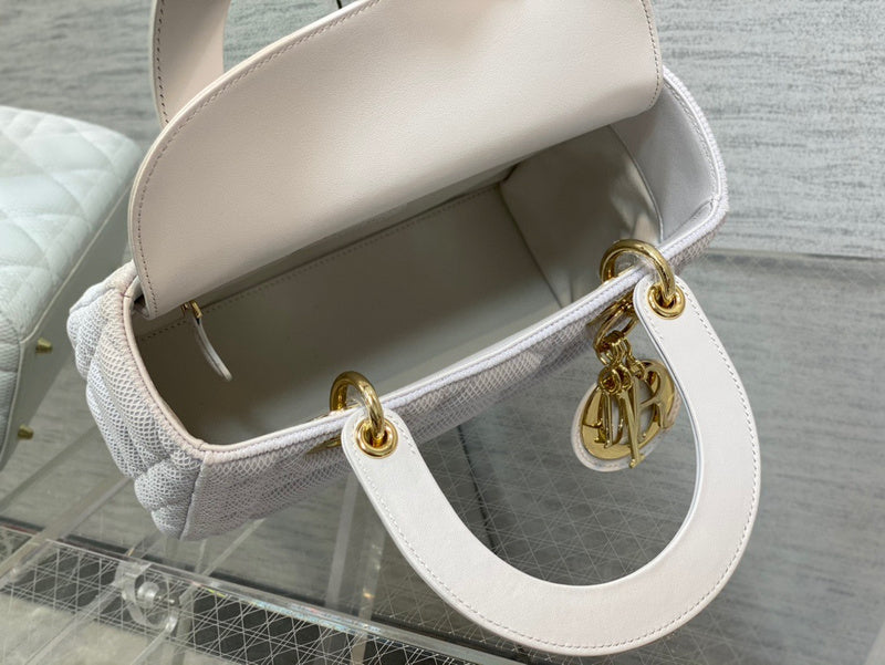 Front view of premium sleek women's handbag – women's everyday handbag