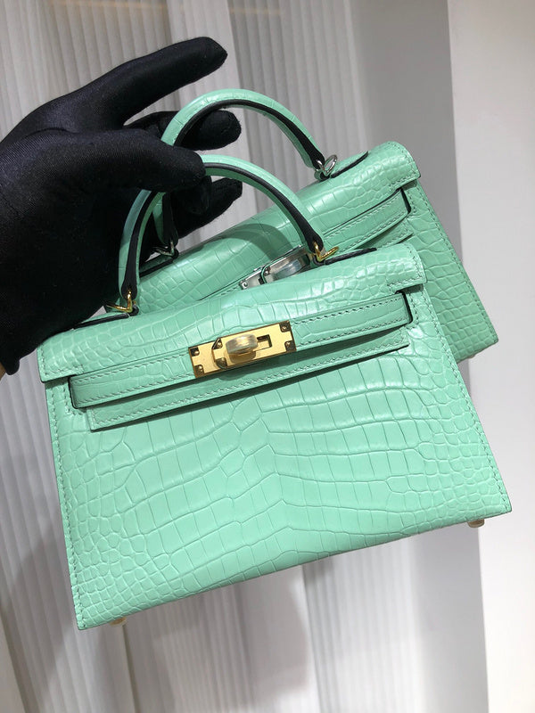 Sophisticated bag women's premium everyday handbag